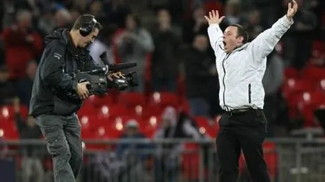 VIDEO / Rugby - Un suporter a reuşit un \"drop\" de 280.000 de euro!