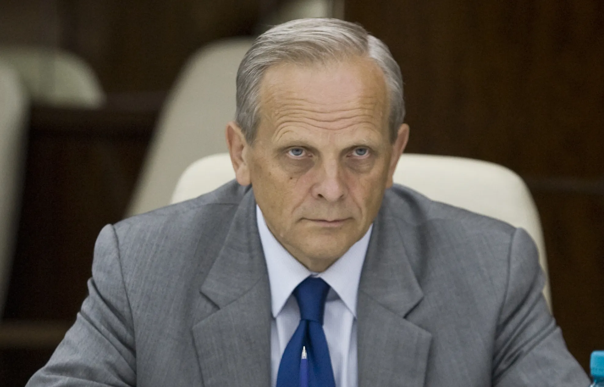 Stolojan: Desemnarea lui Cioloş reprezintă o victorie a României şi a lui Traian Băsescu