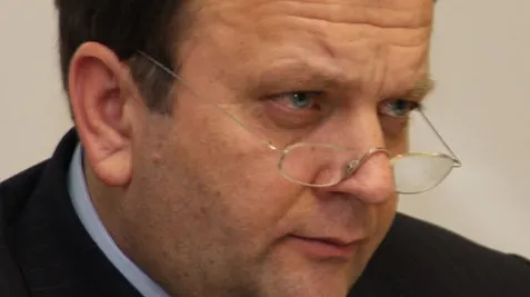 Flutur: Dorim ca Parlamentul să înceapă procedura de modificare a Constituţiei 