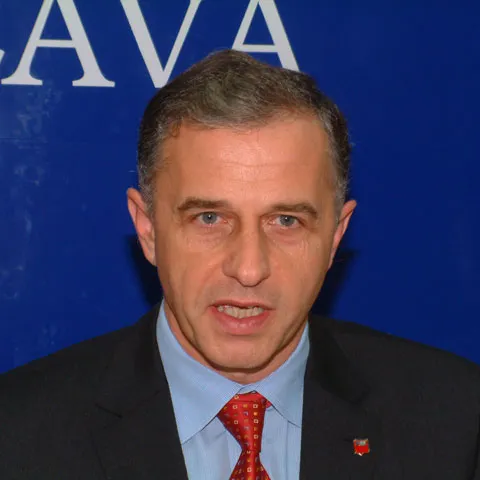 Geoană spune că nu îl interesează opţiunile lui Băsescu pentru un eventual Guvern de dreapta