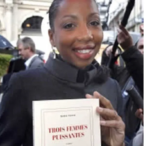 Premiul Goncourt i-a fost atribuit scriitoarei Marie NDiaye, pentru romanul "Trei femei puternice"