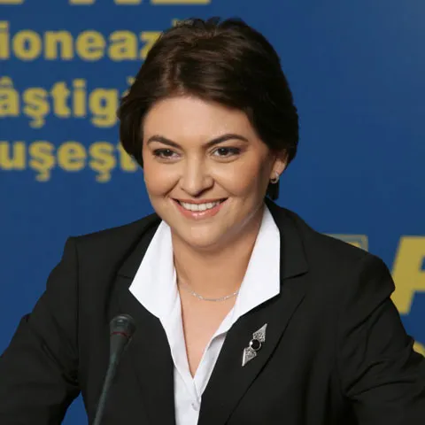 REALITATEA.NET vă prezintă candidatele la funcţia de prima doamnă a României