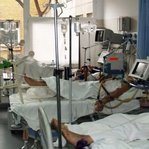 Vizitatorii intră fără probleme în spitalele care ar trebui să fie în carantină 