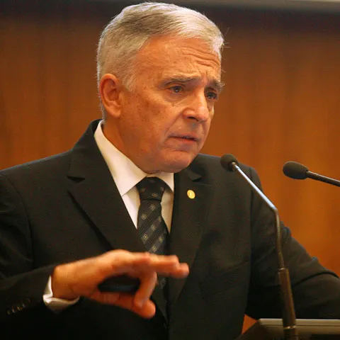 Isărescu: Nominalizarea lui Liviu Negoiţă pentru funcţia de premier este "o alegere bună"