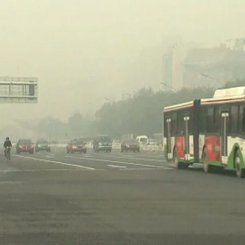 Mai multe şosele din nordul Chinei au fost închise din cauza ceţii 