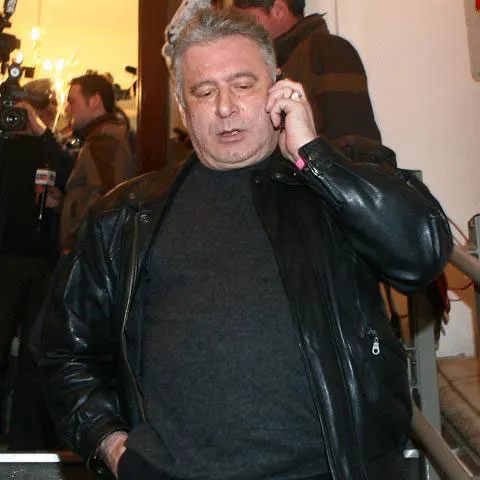 Maşina lui Mădălin Voicu a fost lovită. Şoferul a fugit de la locul accidentului