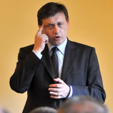 Crin Antonescu: Procentele atribuite lui Geoană în sondaje sunt umflate
