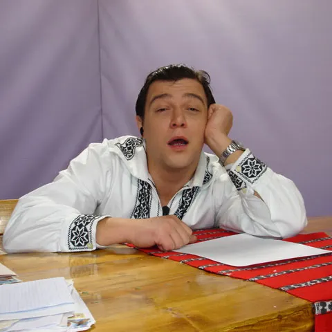 Văru Săndel intră în campanie cu o etno-manea pentru unicameral. VEZI VIDEO