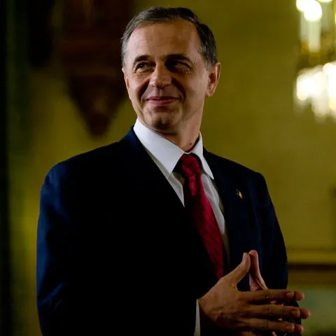 Geoană l-a desemnat pe Meleşcanu să conducă Senatul trei zile, cât timp el va fi în concediu