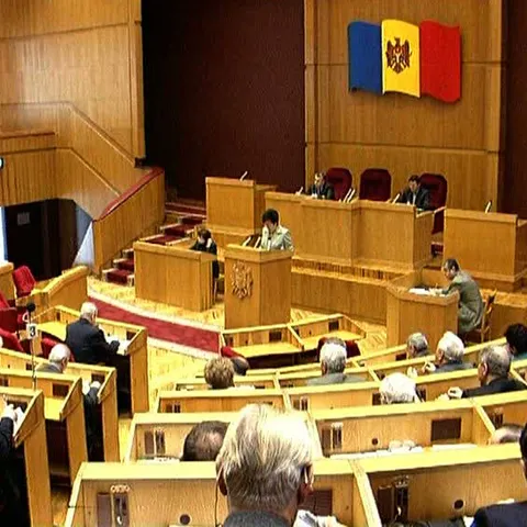 Parlamentul de la Chişinău a votat marţi pentru alegerea preşedintelui