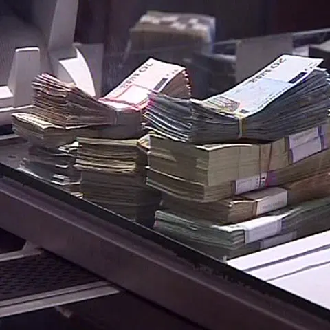 Cursul de referinţă creşte nesemnificativ, până la 4,2967 lei/euro