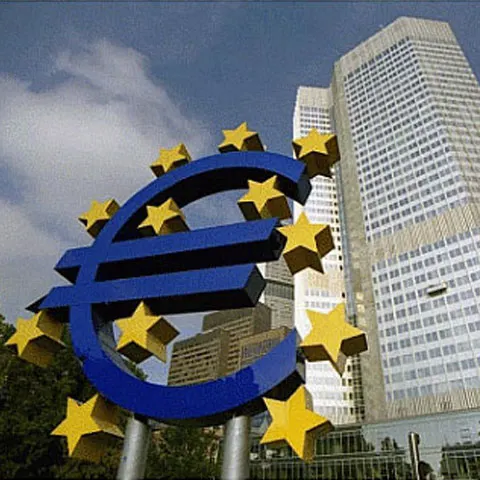 Băncile din România oferă cele mai scumpe credite din Europa