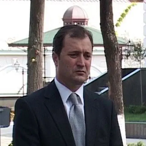 Vlad Filat a discutat la Bucureşti despre deschiderea unui punct consular la Ungheni