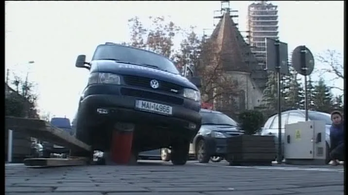 Duba Jandarmeriei din Bistriţa, avariată după ce s-a lovit de un pilon telescopic