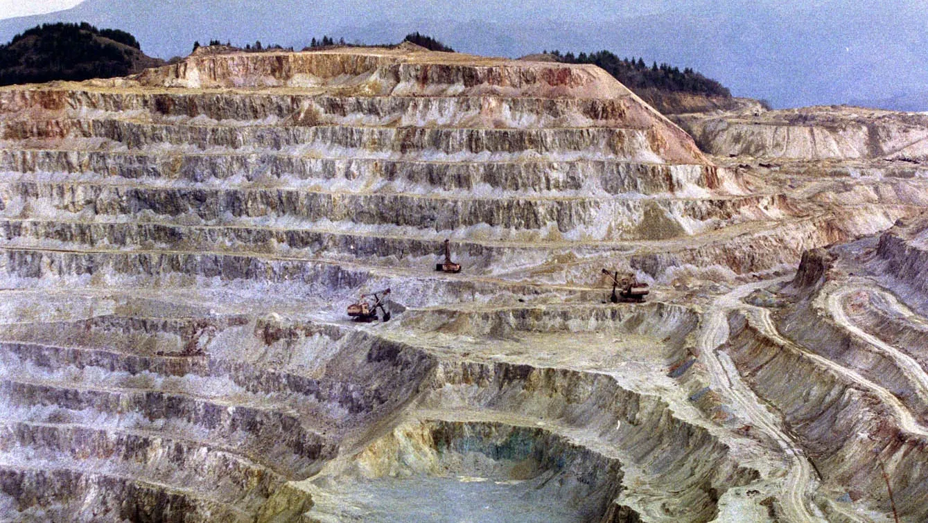Aurul şi cianurile de la Roşia Montană, un prim măr al discordiei între PD-L şi UDMR?