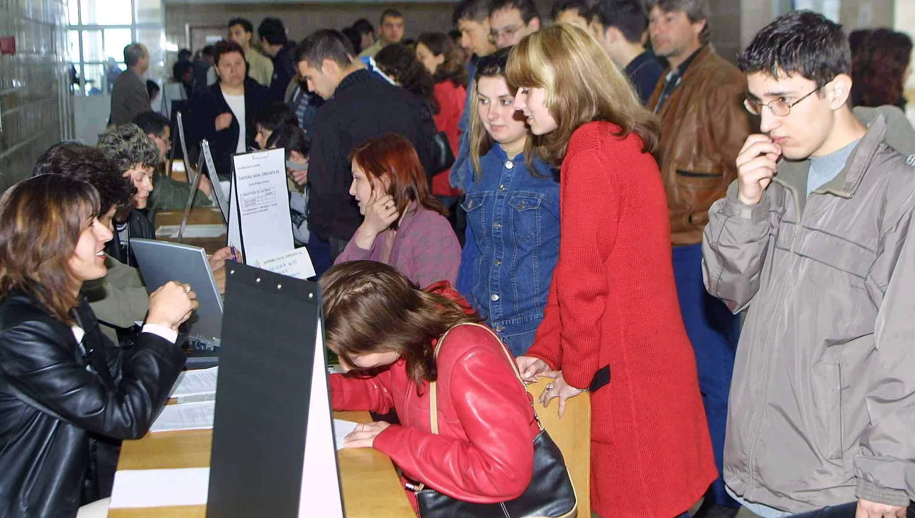 Agenţia Judeţeană pentru Ocuparea Forţei de Muncă Bistriţa-Năsăud riscă să rămână fără curent şi căldură
