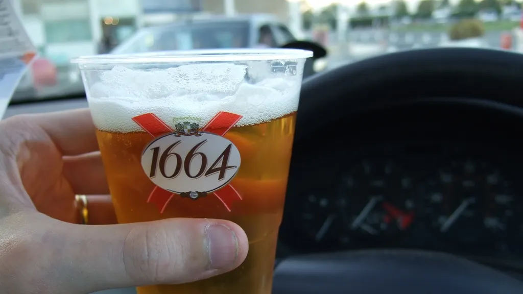 Un şofer român, depistat în Franţa cu 3,3 grame de alcool în sânge 