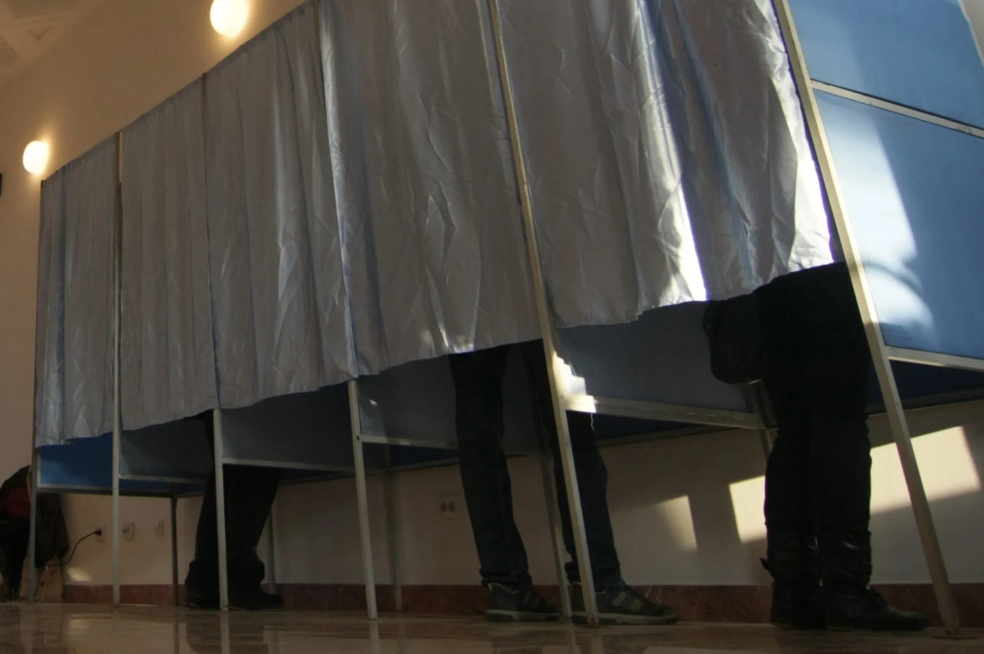 Cabinele de vot din secţiile speciale din Capitală au fost suplimentate. VEZI AICI LISTA SECŢIILOR DE VOT