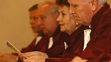 CCR discută astăzi contestaţiile privind numărul voturilor din teritoriu