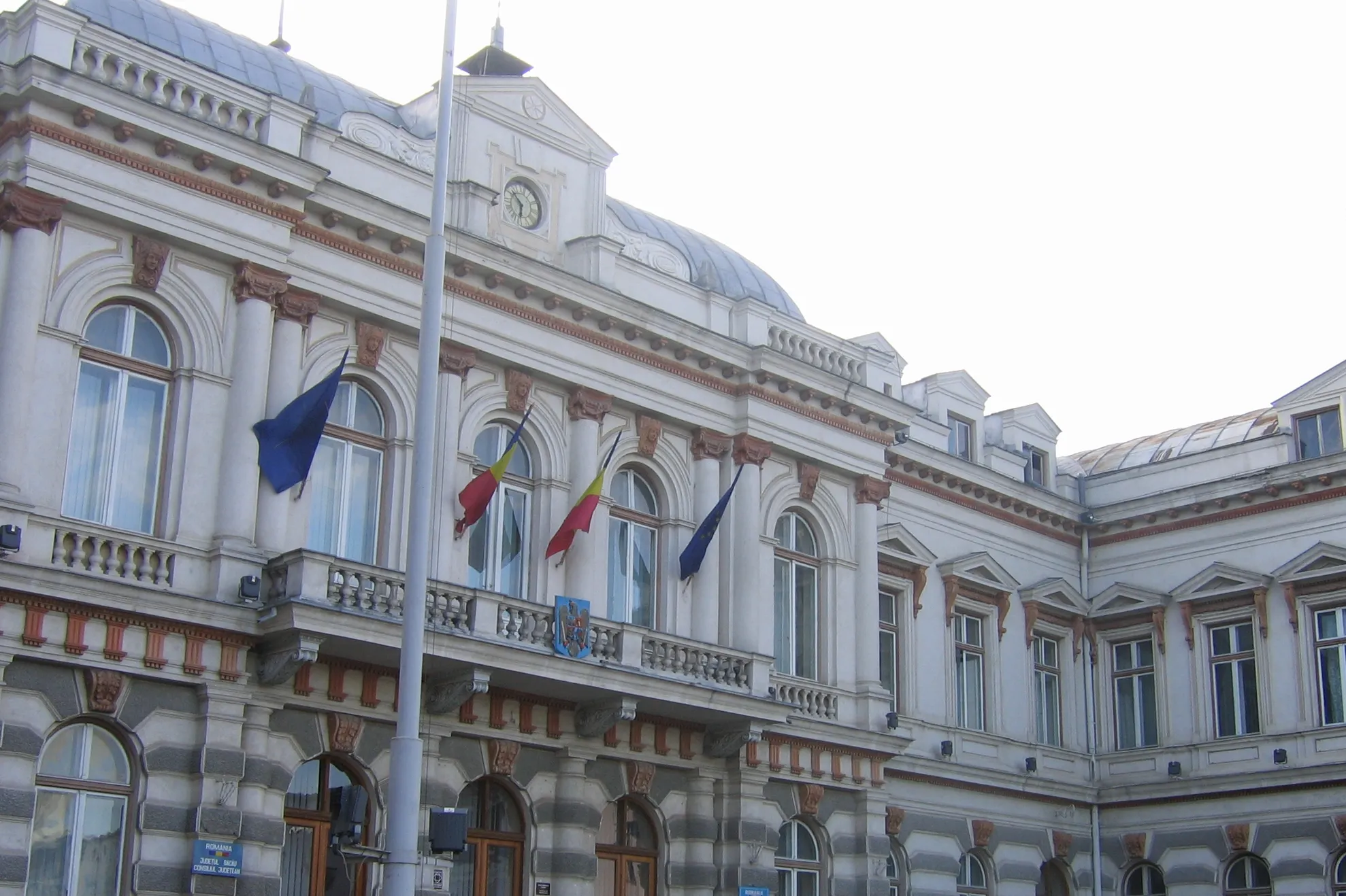 Colaborarea dintre PD-L şi PSD  continuă la nivelul Consiliului Judeţean Bacău 