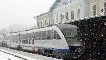 CFR a anulat peste 40 de trenuri, sâmbătă şi duminică, din cauza condiţiilor meteo. VEZI LISTA