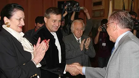 Dinescu: M-am întâlnit cu Vîntu, i-am spus \"Opreşte Realitatea TV două săptămâni să rămână oamenii doar cu OTV şi B1 TV\"