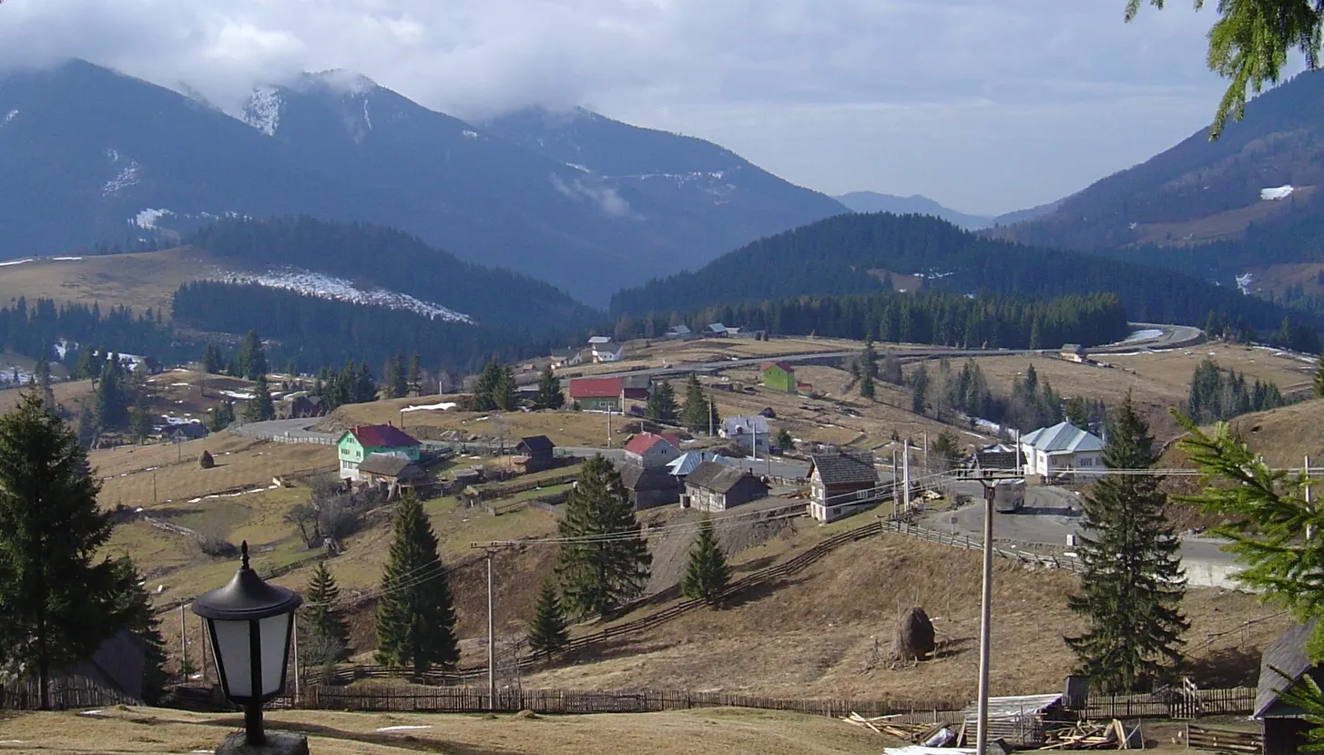Lucrările monumentului din Pasul Tihuţa, Bistriţa-Năsăud, au ajuns la jumătate
