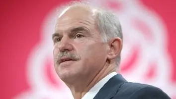 Parlamentul grec a votat bugetul pentru anul viitor. Salariaţii din sectorul public au anunţat o grevă generală 