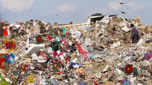 Nicio groapă de gunoi din judeţul Bacău nu a fost închisă 