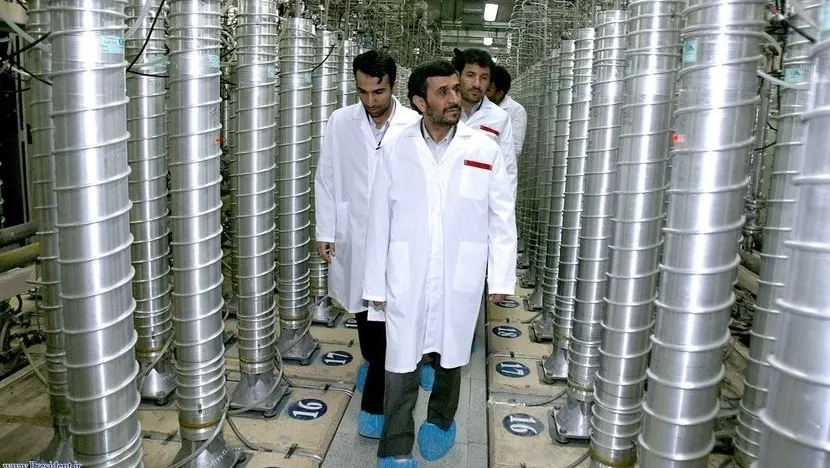 Iranul confirmă construirea a zece uzine şi critică Rusia