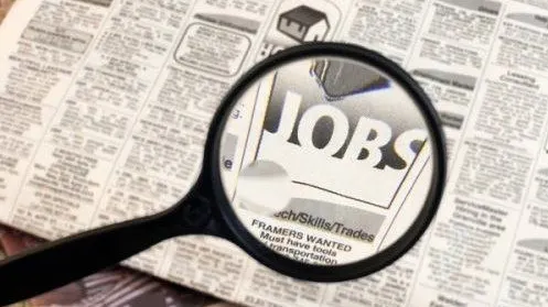 Jumătate dintre şomerii cu studii primare şi medii vor să-şi schimbe meseria