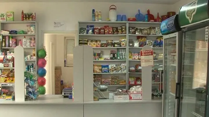 Farmaciile din mediul rural se transformă în magazine alimentare