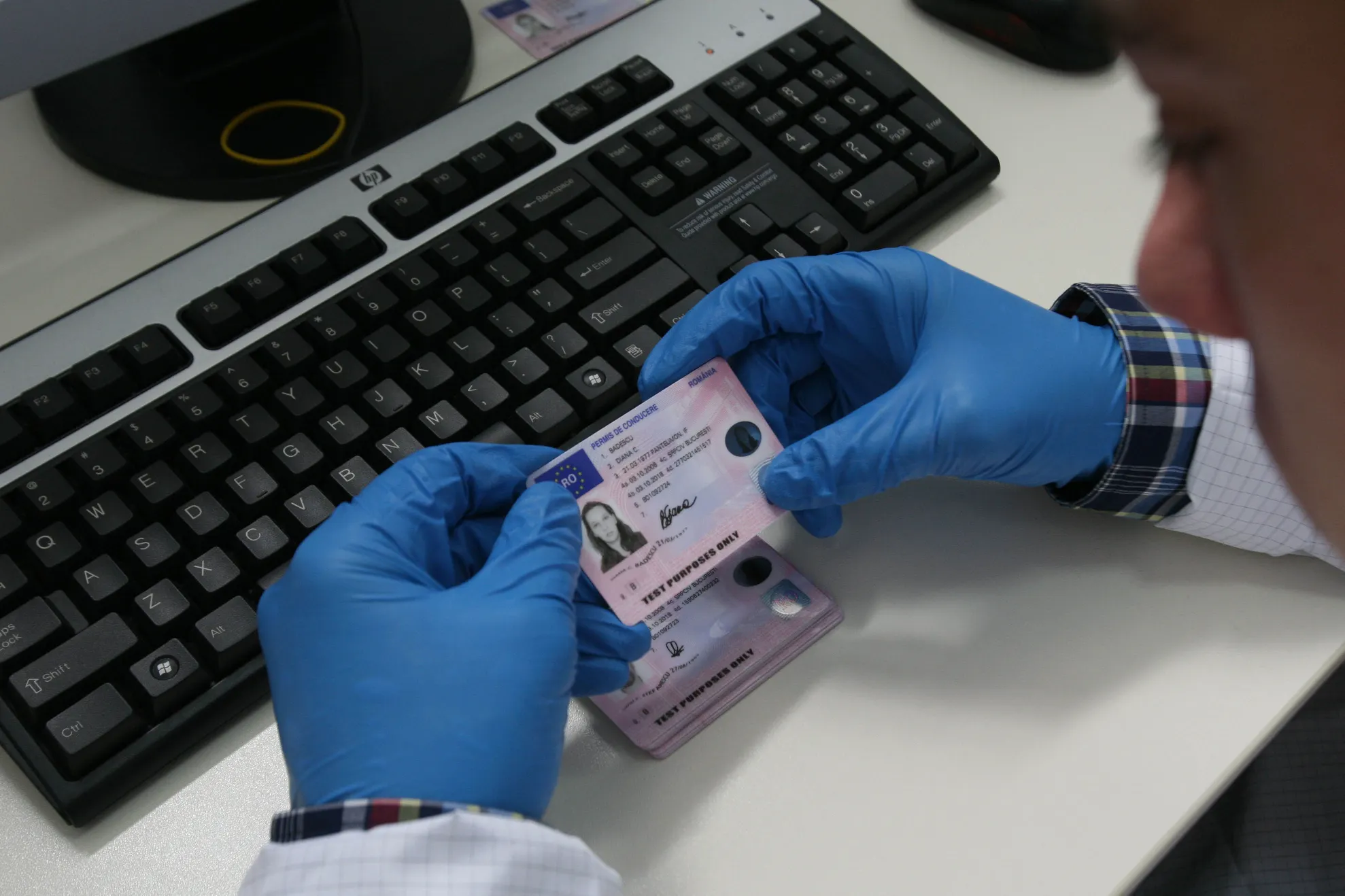 Un maramureşean conducea cu permis fals pe drumurile publice