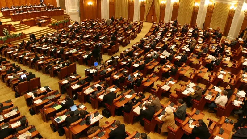 Aritmetica guvernării: Un guvern PD-L-PNL ar putea obţine numărul necesar de voturi în Parlament