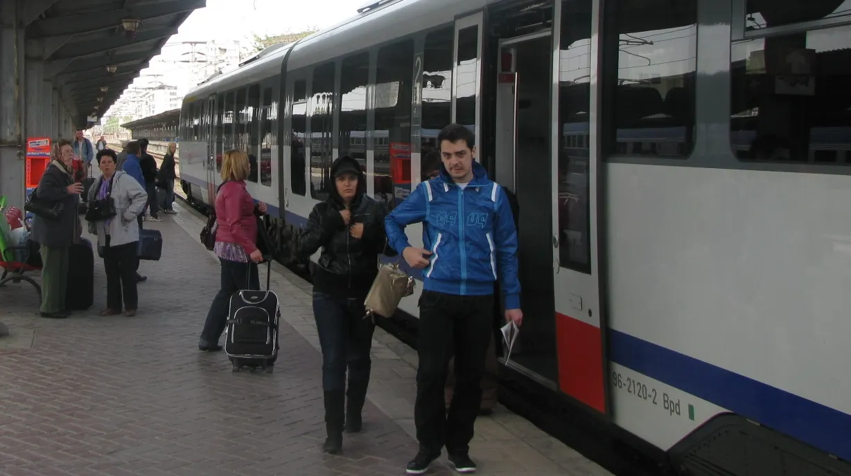 Bistriţenii vor fi despăgubiţi de CFR dacă trenul întârzie mai mult de o oră