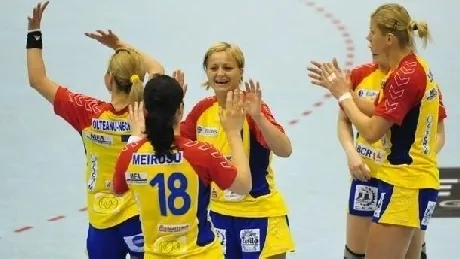 Mesaj de încurajare de la naţionala de handbal feminin pentru Unirea