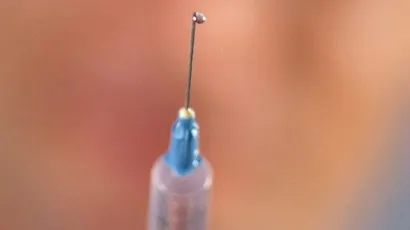 Elevii din Braşov nu pot fi vaccinaţi împotriva AH1N1 pentru că lipsesc trusele de urgenţă