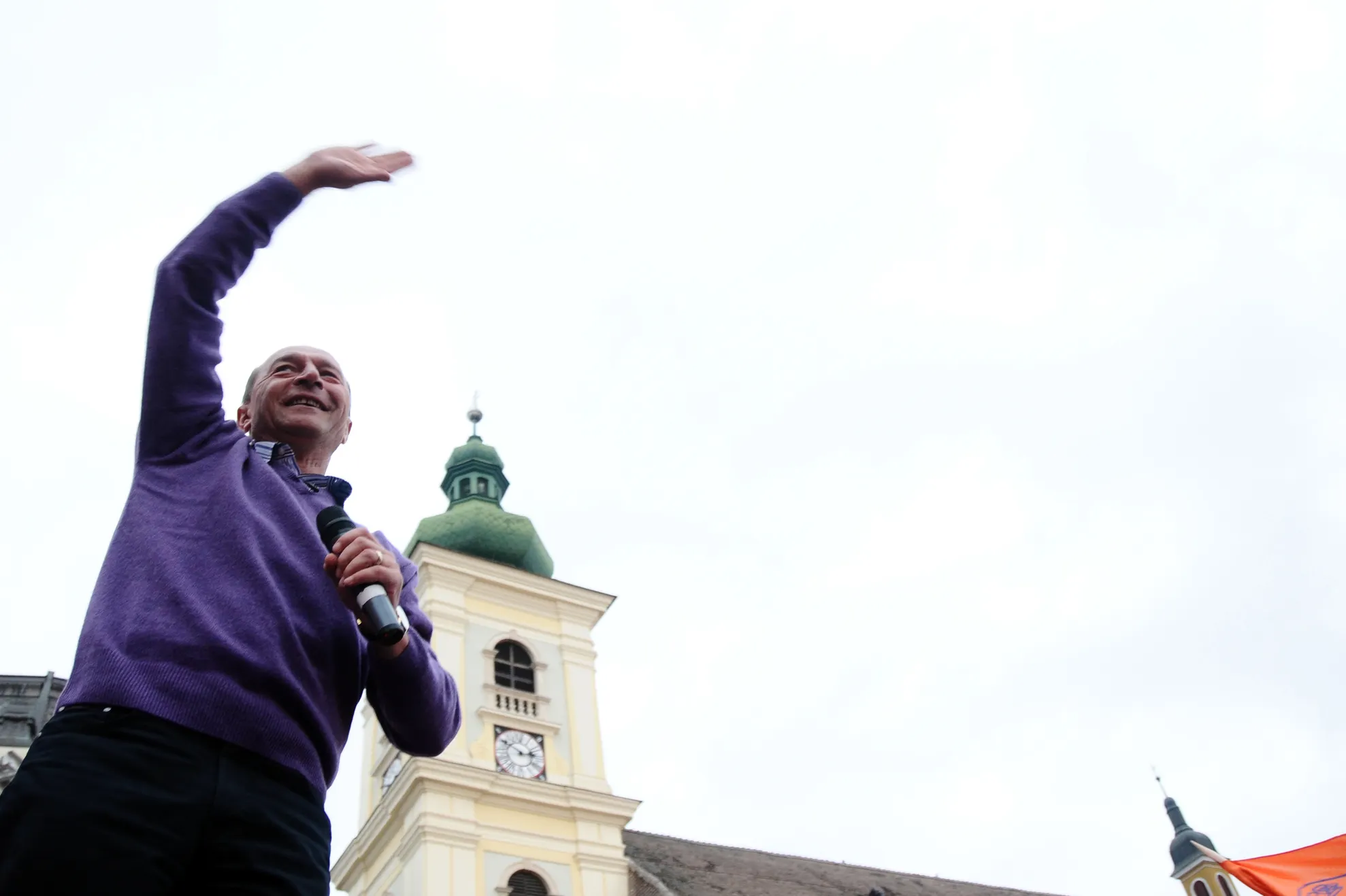 Ce spun ezoteriştii şi preoţii despre Flacăra Violetă a lui Băsescu