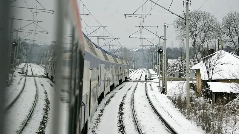 CFR Călători a anulat mai multe trenuri din cauza zăpezii