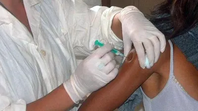 Mai puţin de 1% dintre elevii clujeni s-au vaccinat împotriva gripei noi