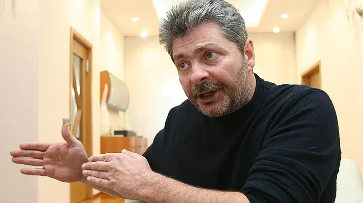 Sorin Ovidiu Vîntu: În 2004, m-am întâlnit cu Băsescu într-o parcare din Tâncăbeşti