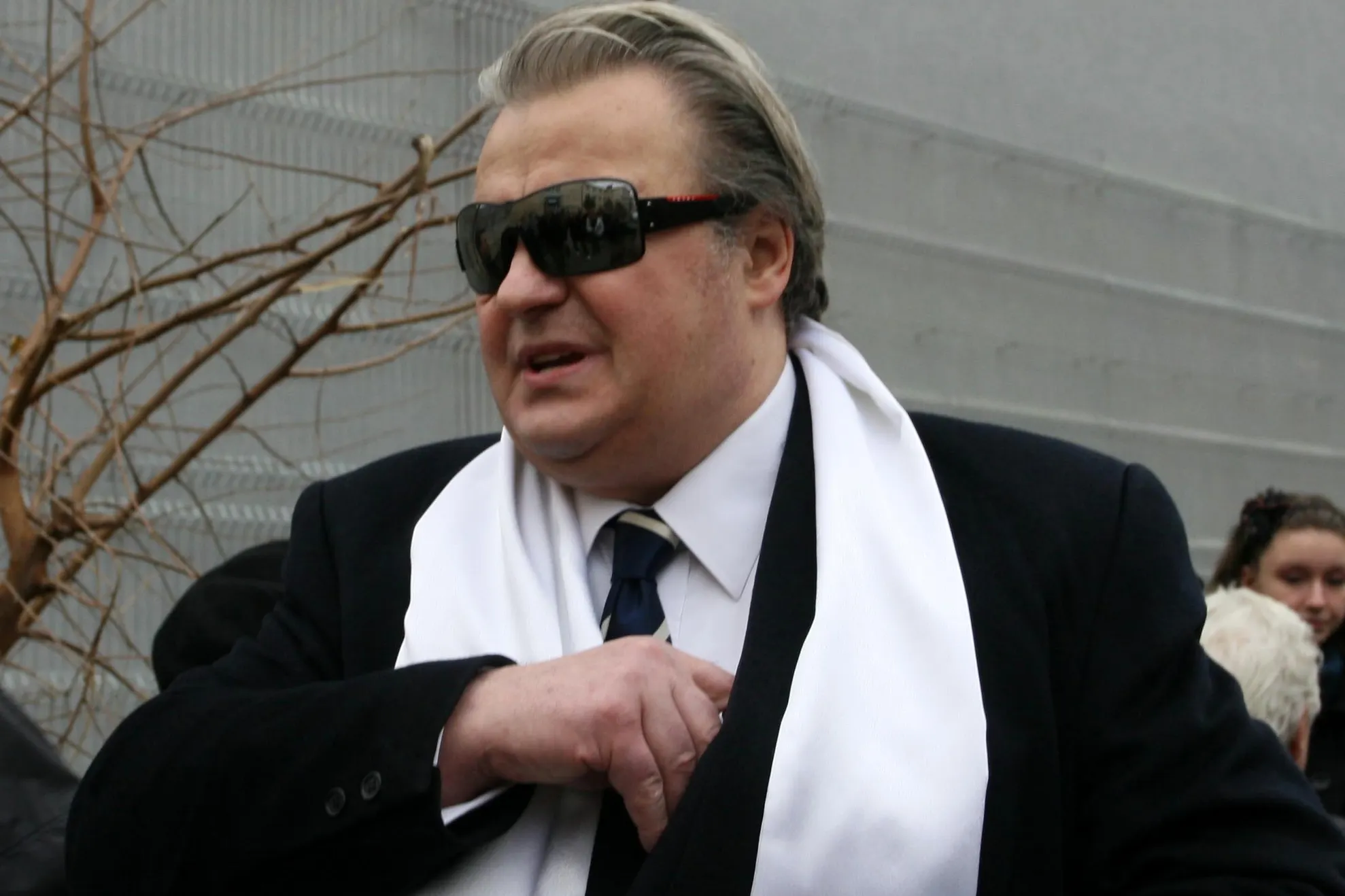 Vadim Tudor ar vrea şi anularea turului I
