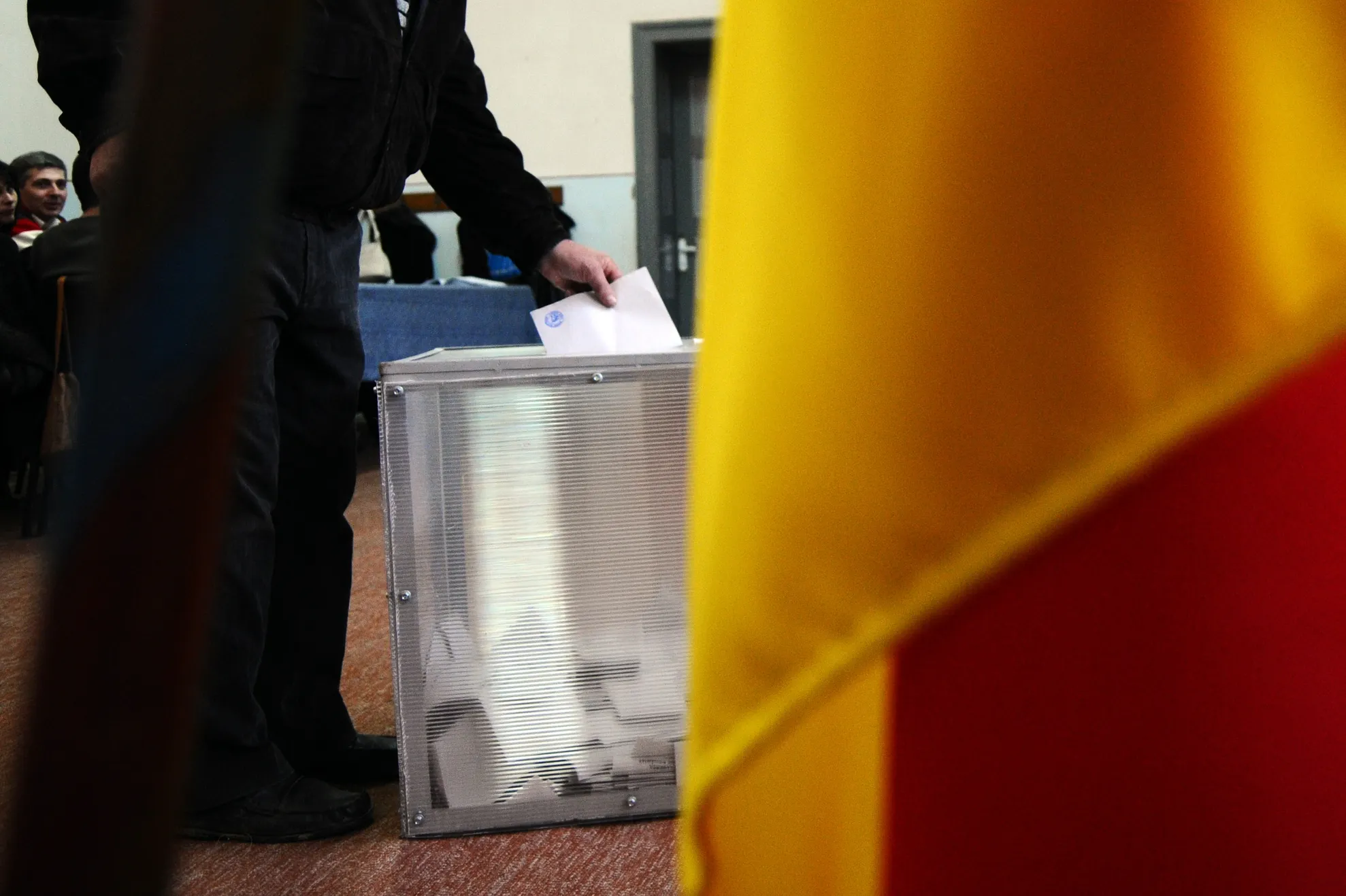 IGPR cercetează 9959 posibile cazuri de vot multiplu la alegerile pentru Parlamentul European