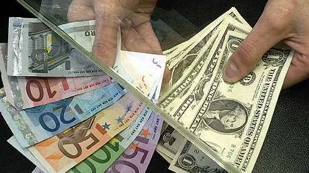 Euro se menține la cotații istorice