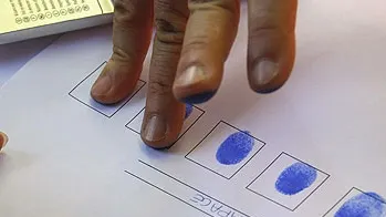 Un nou test: Amprentele tale le vor spune poliţiştilor dăcă ai consumat cocaină