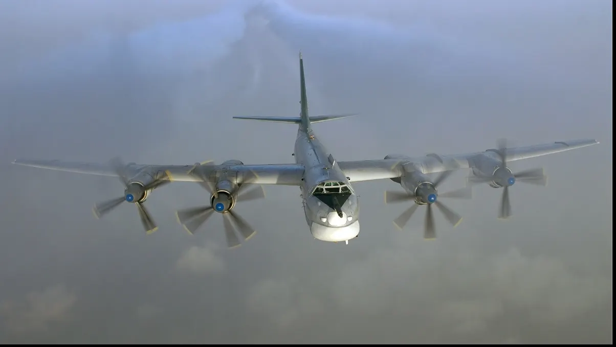Bombardiere ruseşti, în apropierea Marii Britanii.Avioane de vânătoare britanice, ridicate de la sol