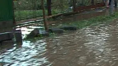 Cod portocaliu de viituri pe mai multe râuri, până duminică - Avertizarea meteorologilor