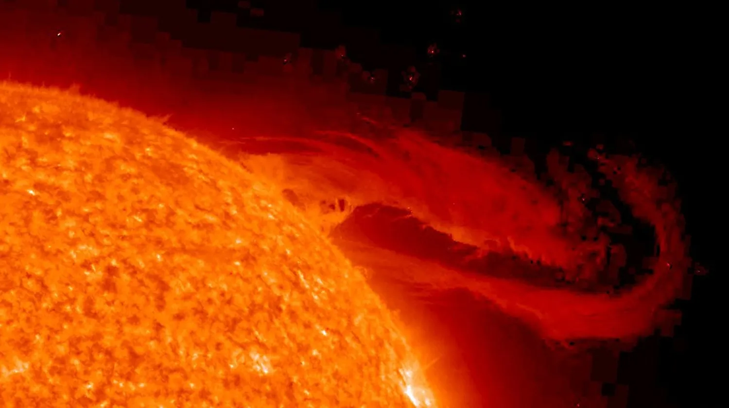 Cele mai spectaculoase erupţii soare, adunate într-un filmuleţ