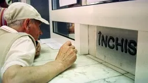 Românii plătesc cele mai aberante taxe din lume: taxa de leagăn, de barieră, de potecă