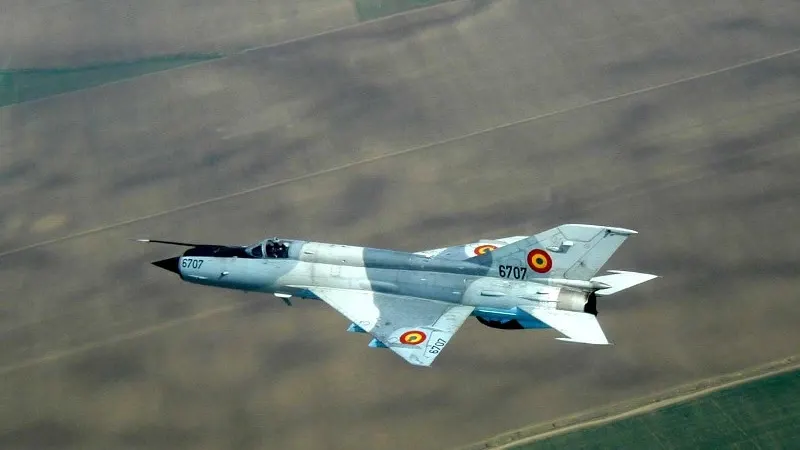 Miroase a praf de pușcă în Balcani. Rusia trimite 6 MIG-29 și 30 de tancuri în Serbia